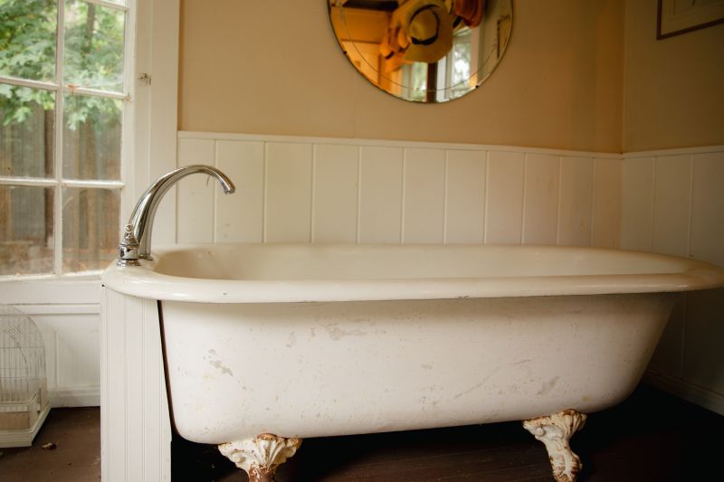 Durable Cast Iron Bathtub