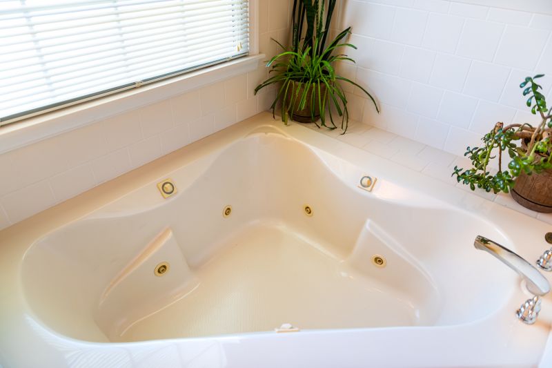 Space-saving Corner Bathtub